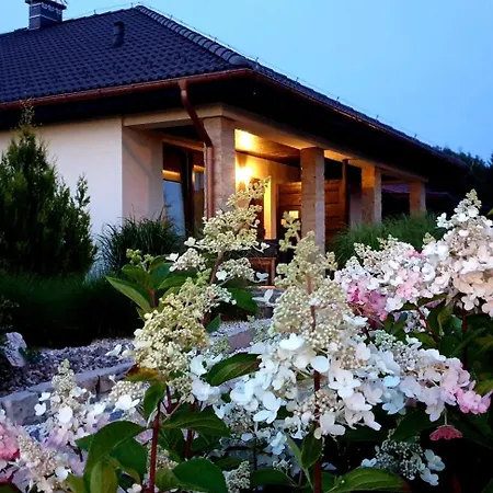 Tajemniczy Ogród - Bed and breakfast Szczytna