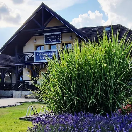 Bed and breakfast Tajemniczy Ogród -