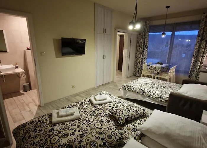 Tajemniczy Ogrod - Bed & Breakfast Szczytna