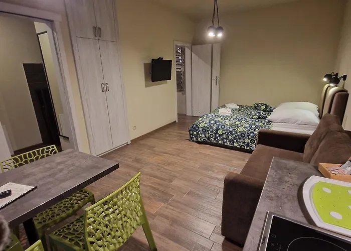 Tajemniczy Ogrod - Bed & Breakfast Szczytna