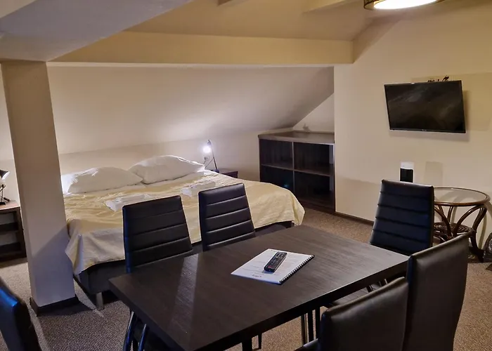 Tajemniczy Ogrod - Bed & Breakfast Szczytna